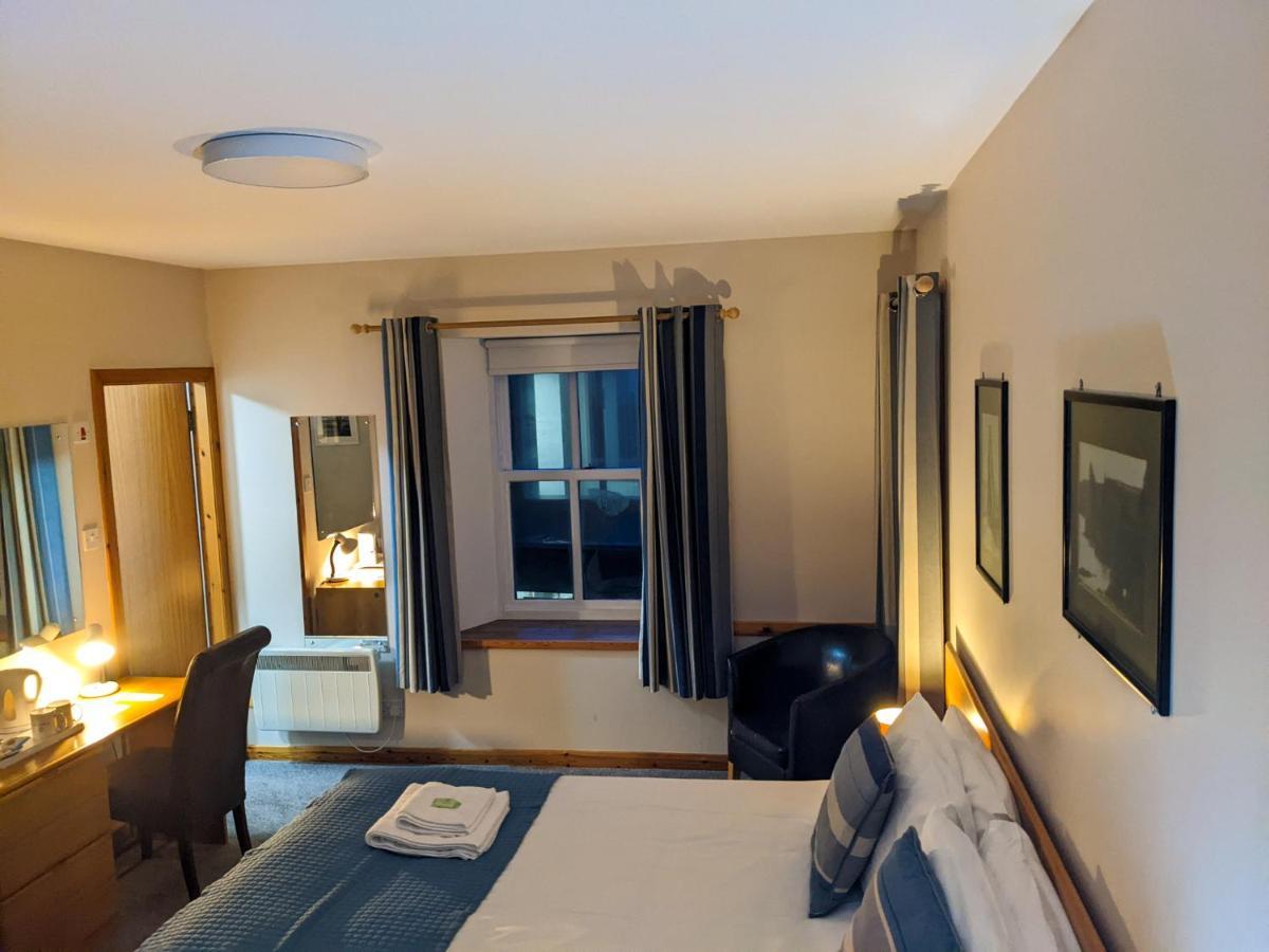 Ferry Inn Стромнес Екстериор снимка
