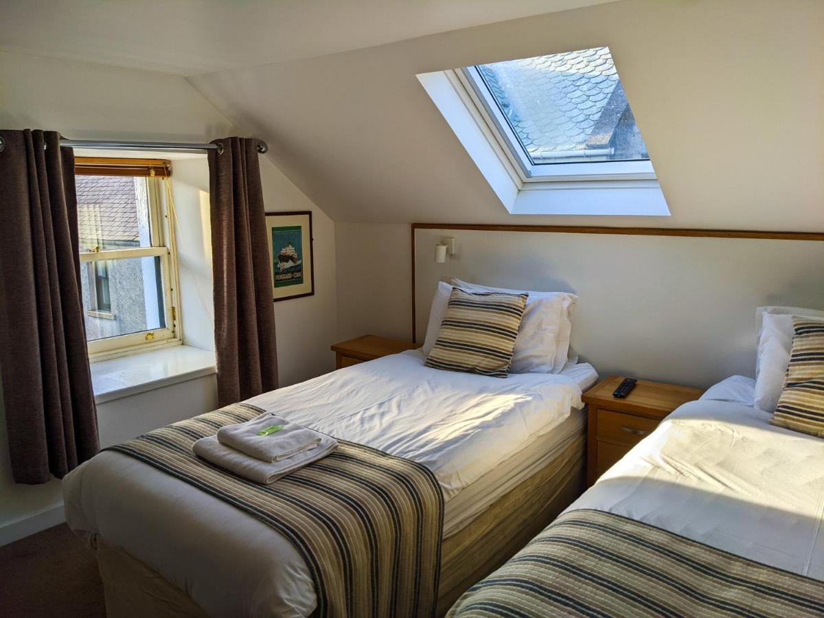 Ferry Inn Стромнес Екстериор снимка